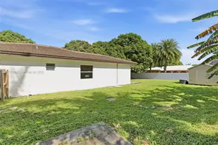 19601 SW 128th Ct, Miami, FL 33177 - Photo 36