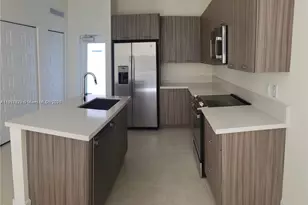 8363 NW 41st St, Doral, FL 33166 - Photo 2