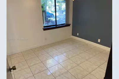 200 Wimbledon Lake Dr #200, Plantation, FL 33324 - Photo 10