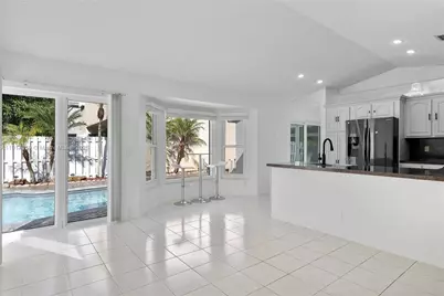 1086 SW 102nd Ter, Pembroke Pines, FL 33025 - Photo 12