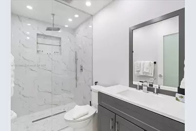 6820 SW 9th St, Pembroke Pines, FL 33023 - Photo 12