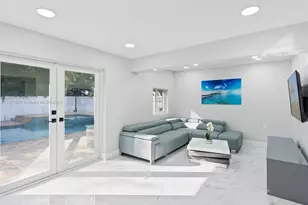 6820 SW 9th St, Pembroke Pines, FL 33023 - Photo 2