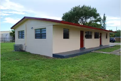 300 NW 5th Ter #1, Hallandale Beach, FL 33009 - Photo 1