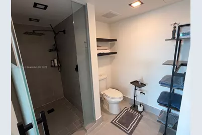 92 SW 3rd St #4804, Miami, FL 33130 - Photo 16