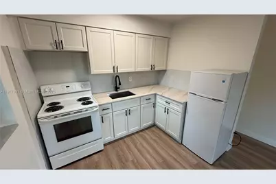 212 SW 13th St #3 (Alley), Dania Beach, FL 33004 - Photo 1