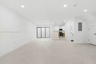 6885 NW 169th St, Hialeah, FL 33015 - Photo 28