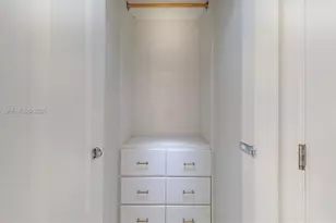 1000 Parkview Dr, Hallandale Beach, FL 33009 - Photo 38