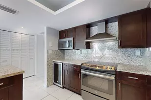 1000 Parkview Dr, Hallandale Beach, FL 33009 - Photo 18