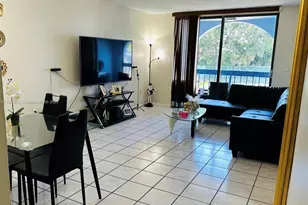 9460 Fontainebleau Blvd, Miami, FL 33172 - Photo 2