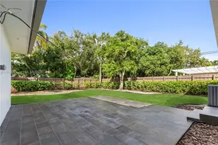 8910 NE 9th Ct, Miami, FL 33138 - Photo 26