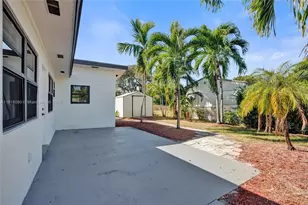 1302 S 22nd Ct, Hollywood, FL 33020 - Photo 38