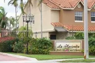 18306 NW 68th Ave, Hialeah, FL 33015 - Photo 4