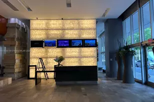 55 SE 6th St, Miami, FL 33131 - Photo 8
