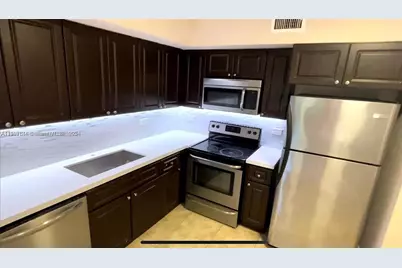 3690 N 56th Ave #916, Hollywood, FL 33021 - Photo 4
