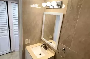 3690 N 56th Ave, Hollywood, FL 33021 - Photo 12