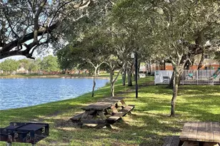 3690 N 56th Ave, Hollywood, FL 33021 - Photo 22