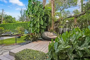 259 E Shore Dr, Miami, FL 33133 - Photo 16