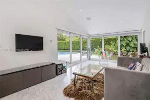 259 E Shore Dr, Miami, FL 33133 - Photo 10