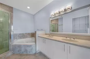 7900 Harbor Island Dr, North Bay Village, FL 33141 - Photo 24