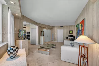300 S Pointe Dr #906, Miami Beach, FL 33139 - Photo 4