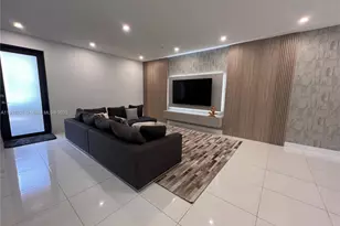 10431 NW 82nd St, Doral, FL 33178 - Photo 2