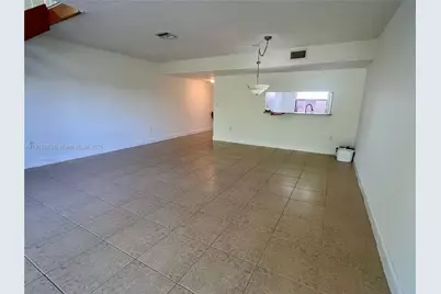 9961 NW 9th St Cir #8-18, Miami, FL 33172 - Photo 10