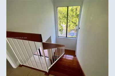 9961 NW 9th St Cir #8-18, Miami, FL 33172 - Photo 12