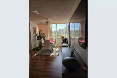 1400 Saint Charles Pl #612, Pembroke Pines, FL 33026 - Photo 4