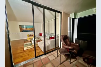 1400 Saint Charles Pl #612, Pembroke Pines, FL 33026 - Photo 18