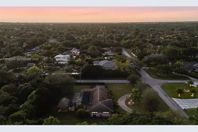 9890 SW 138th St, Miami, FL 33176 - Photo 40