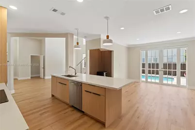 11032 NW 48th Ln, Doral, FL 33178 - Photo 12