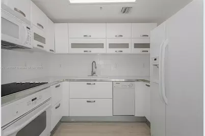 6580 Indian Creek Dr #310, Miami Beach, FL 33141 - Photo 12