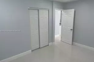 40 NE 48th Ct, Oakland Park, FL 33334 - Photo 18