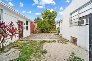 634 SW 10th Ave, Miami, FL 33130 - Photo 8