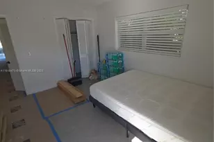 467 Golden Isles Dr, Hallandale Beach, FL 33009 - Photo 10