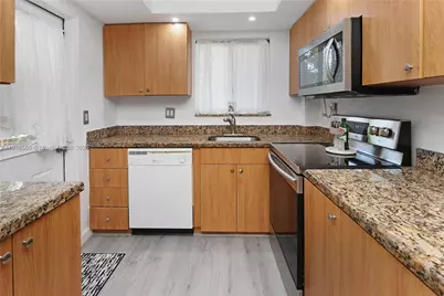 580 Egret Dr #124, Hallandale Beach, FL 33009 - Photo 14
