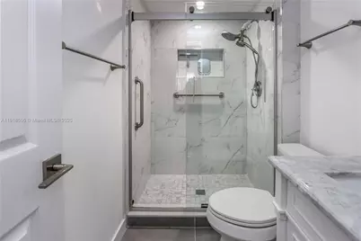 580 Egret Dr #124, Hallandale Beach, FL 33009 - Photo 20