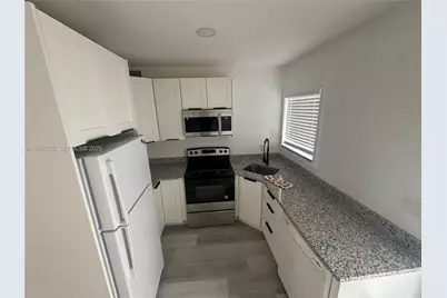 1308 NW 13th Ct, Fort Lauderdale, FL 33311 - Photo 10