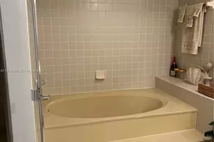 7809 NW 192nd St, Hialeah, FL 33015 - Photo 16