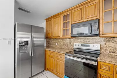 15504 Sharpecroft Dr #0, Miami Lakes, FL 33014 - Photo 30