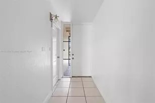 15504 Sharpecroft Dr, Miami Lakes, FL 33014 - Photo 6