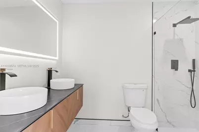 832 NW 171st Ter, Miami Gardens, FL 33169 - Photo 22