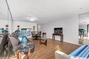 401 NW 107th Ave, Miami, FL 33172 - Photo 10