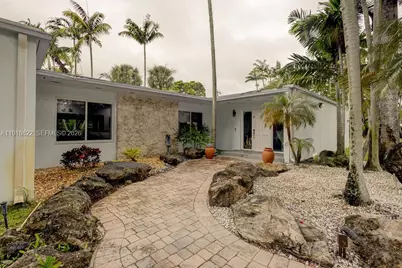 8290 Sunset Dr, Miami, FL 33143 - Photo 32