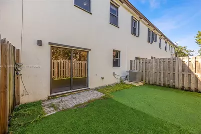 20661 NE 2nd Ct, Miami, FL 33179 - Photo 32