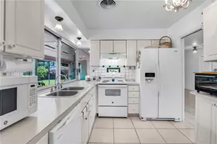 16001 SW 98th Ave, Miami, FL 33157 - Photo 6