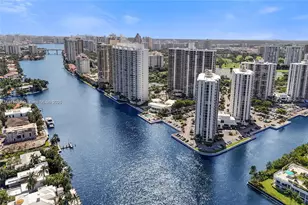 20515 E Country Club Dr, Aventura, FL 33180 - Photo 10