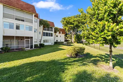 8000 Lagos De Campo Blvd #A-104, Tamarac, FL 33321 - Photo 14