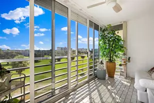 3850 Oaks Clubhouse Dr, Pompano Beach, FL 33069 - Photo 2