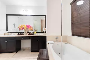 9735 W 34th Ct, Hialeah, FL 33018 - Photo 12